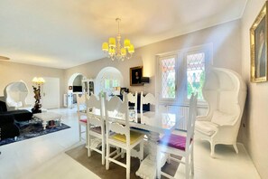 Family Villa, Multiple Bedrooms, 2 Bathrooms (Villa Alice) | Dining - Villa Alice (Menaggio)