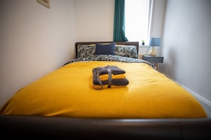 2 bedrooms, desk, iron/ironing board, free WiFi