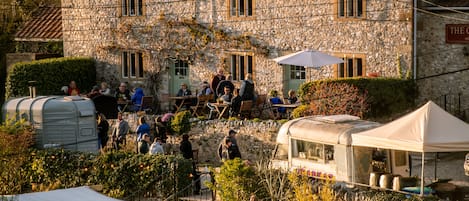 Vista frontal de la propiedad