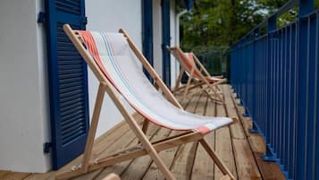 Chambre Familiale Double ou avec lits jumeaux, balcon, vue lac | Enceinte de l’hébergement