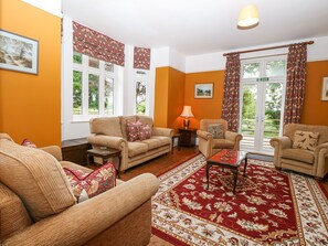 Cottage | Living area - High House (Norwich)