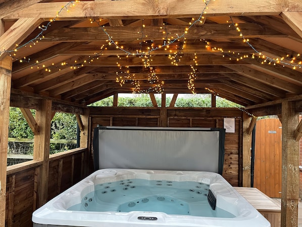 Cottage | Bain à remous extérieur