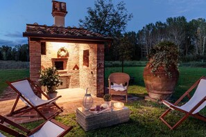 Villa, Smoking
