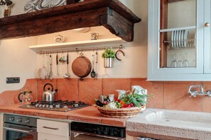 Villa, fumatori | 5 camere