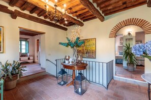 Villa | 5 bedrooms - Villa Gufo in Lucca With 5 Bedrooms and 4 Bathrooms (Lucca)