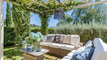 Villa | Terrace/patio