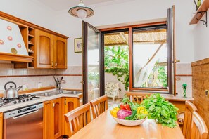 Casa, para fumadores | 4 habitaciones