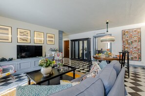 2 bedrooms - Gimber Tales a First Floor Apartment (Lucca)