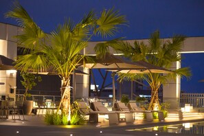 Outdoor pool, pool loungers