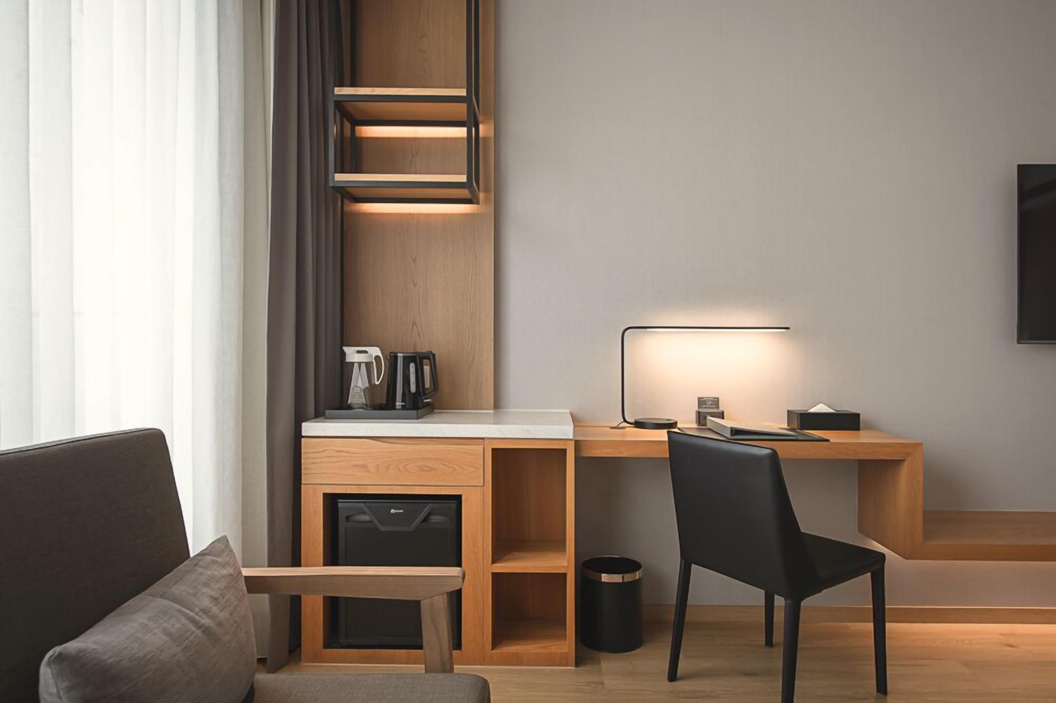 Caja de seguridad en la habitación y sistema de insonorización 