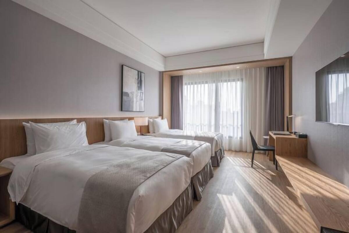 In-room safe, soundproofing, cribs (free), WiFi (free)