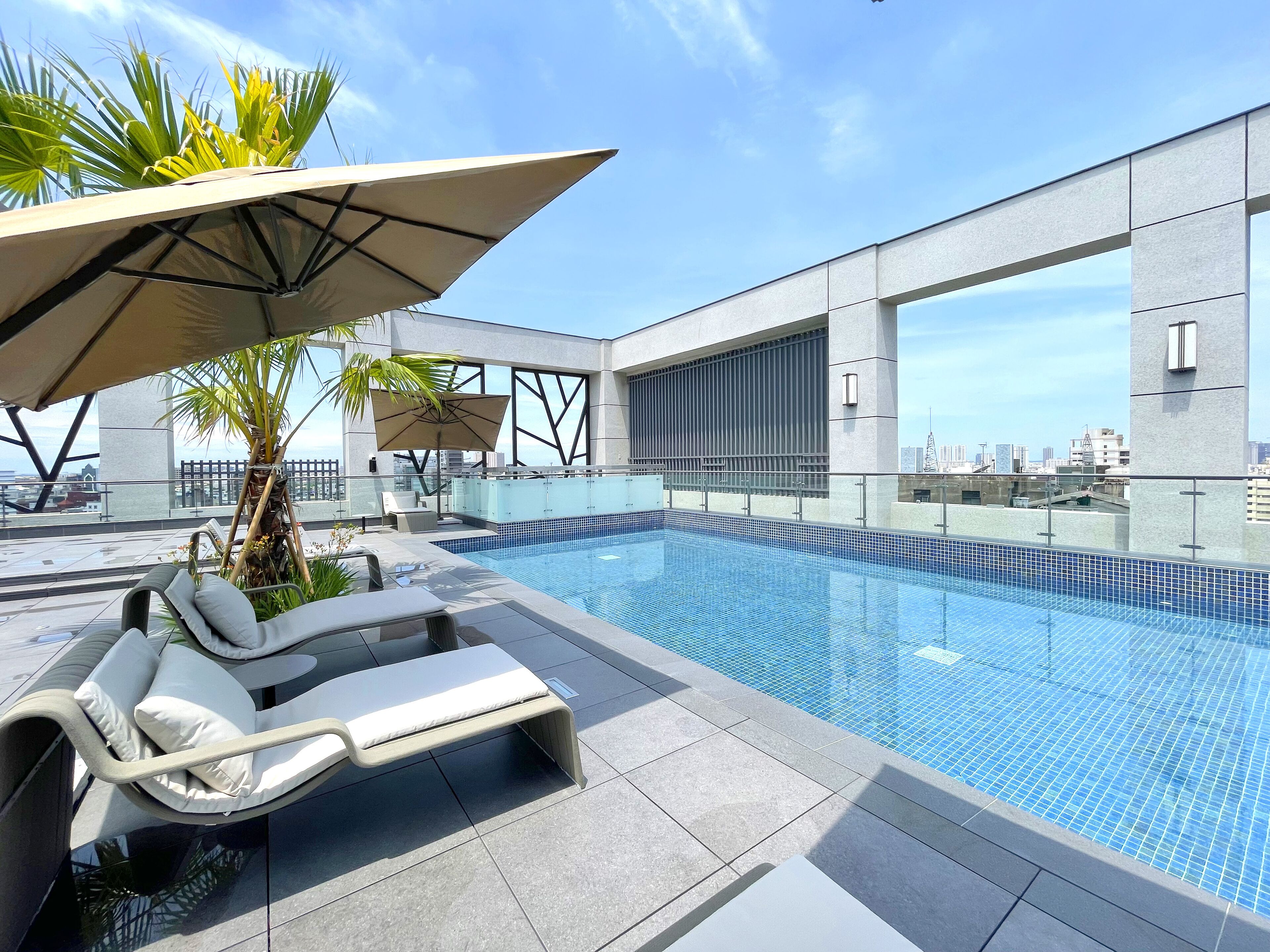 Outdoor pool, pool loungers