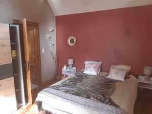 2 chambres, lit parapluie, Wi-Fi gratuit, draps fournis