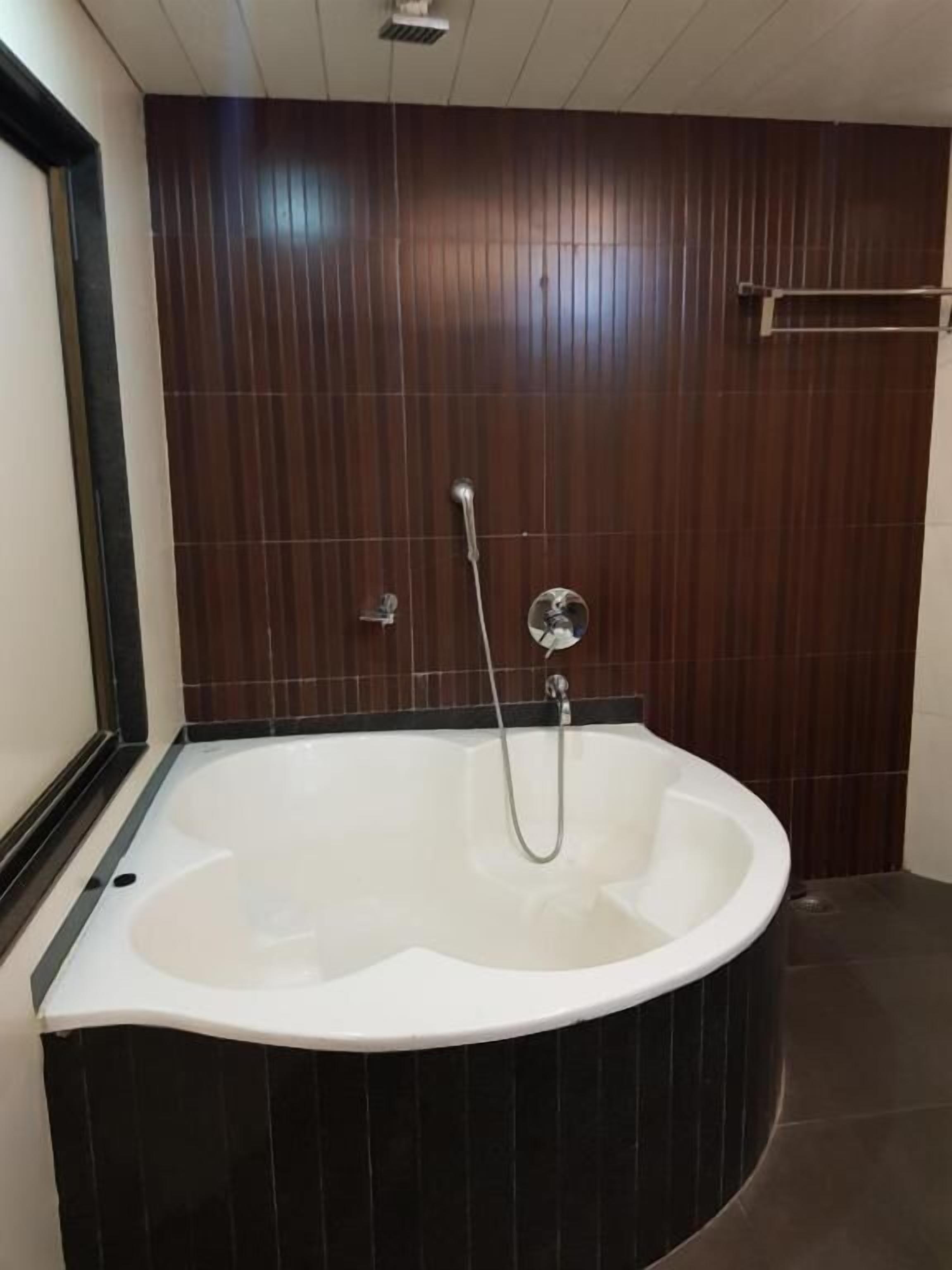 Set di cortesia gratuito, accappatoio, asciugamani