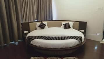 Desk, soundproofing, bed sheets