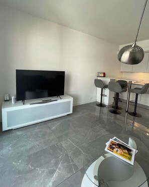 Smart TV y impresora