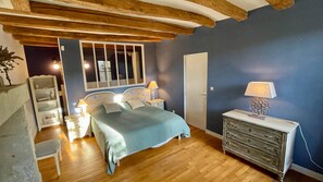 5 Schlafzimmer, Bügeleisen/Bügelbrett, Reisekinderbett, kostenloses WLAN