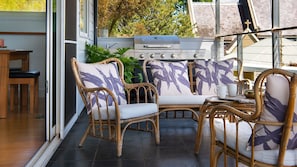 Outdoor dining - Naruda Pet Friendly in the heart of Daylesford (Daylesford)