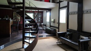 Lobby - Estate in Normandy with Pool & Tennis Court (Le Mesnil sur Blangy)
