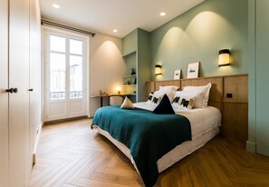 2 habitaciones, tabla de planchar con plancha, wifi y ropa de cama 
