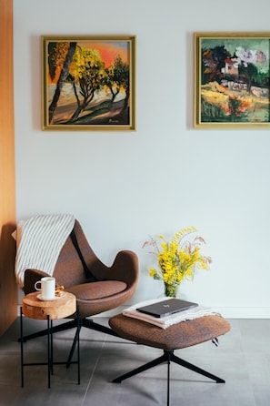 Kamar Triple Desain | Seprai premium dan didekorasi berbeda-beda
