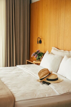 Design Triple Room | Premium bedding, individually decorated, individually furnished - Trio'da Kazdaglari (Ayvacik)