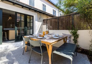 Outdoor dining - PAMPA • KEYWEEK Town house with terrace in Biarritz (Biarritz)