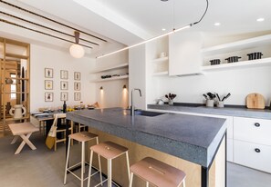 Fridge, microwave, oven, dishwasher - PAMPA • KEYWEEK Town house with terrace in Biarritz (Biarritz)