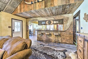 Interior - 2 Home Retreat on 29 Acres: ‘Sunset Ranch’ (Sunset)