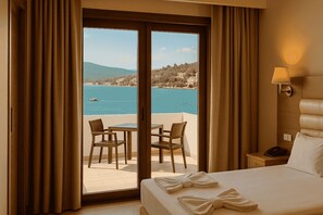 Chambre Supérieure, terrasse, vue mer | Literie de qualité supérieure, bureau, Wi-Fi gratuit