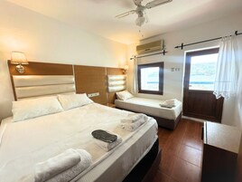 Ropa de cama de alta calidad, escritorio y wifi gratis 