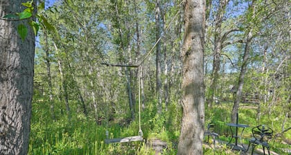 Cozy Creekside Cabin in La Veta: Hike & Fish!