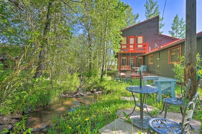Cozy Creekside Cabin in La Veta: Hike & Fish!