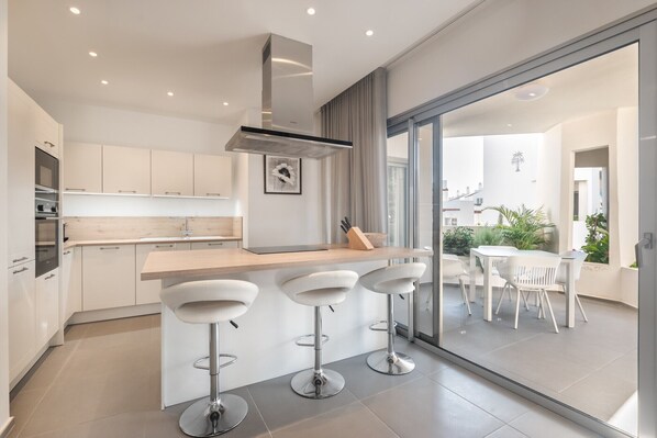 Fridge, microwave, oven, dishwasher