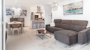 TV - Colinas - Tinerfe 3.4 DELUXE SEA VIEW & JACUZZI 3B (Arona)