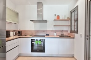 Fridge, microwave, oven, dishwasher - Colinas - Tinerfe 0.2 DELUXE 1B (Arona)