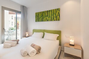 3 bedrooms, in-room safe, iron/ironing board, free WiFi