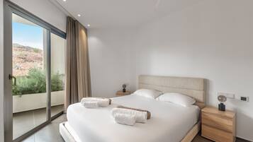 1 bedroom, in-room safe, iron/ironing board, free WiFi