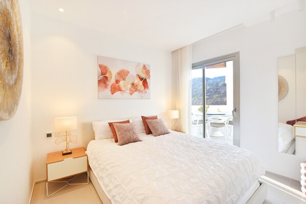 3 bedrooms, in-room safe, iron/ironing board, free WiFi