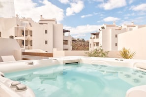 Outdoor spa tub - Colinas - Teguise 3.3 PENTHOUSE POOL VIEW & JACUZZI 2B (Arona)
