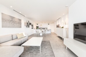 TV - Infinity 1.7 LUXE SEA VIEW 2B (Arona)