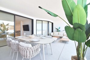 تناول الطعام