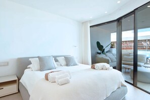 2 bedrooms, in-room safe, iron/ironing board, free WiFi