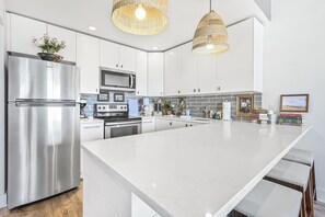 Fridge, microwave, oven, stovetop - 1-Bedroom Beach Loft/Condo w/Pool and Hot Tub (Santa Rosa Beach)