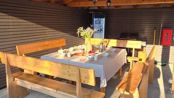 House (Four Bedroom Holiday Home with Pool) | Property amenity