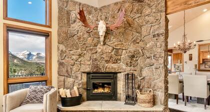 Alpenglow Vacation Home At Windcliff 4 Bedroom Home by RedAwning