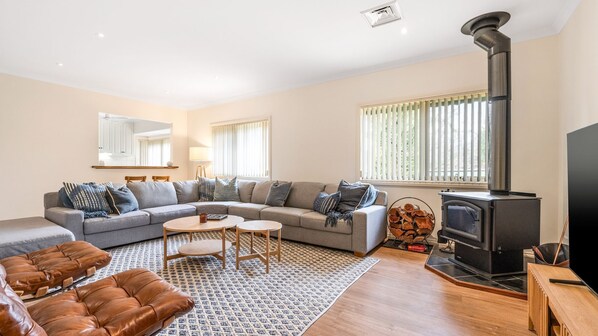 Fireplace - The Parkers - in the Heart of Bright (Bright)