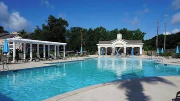 Piscine extérieure