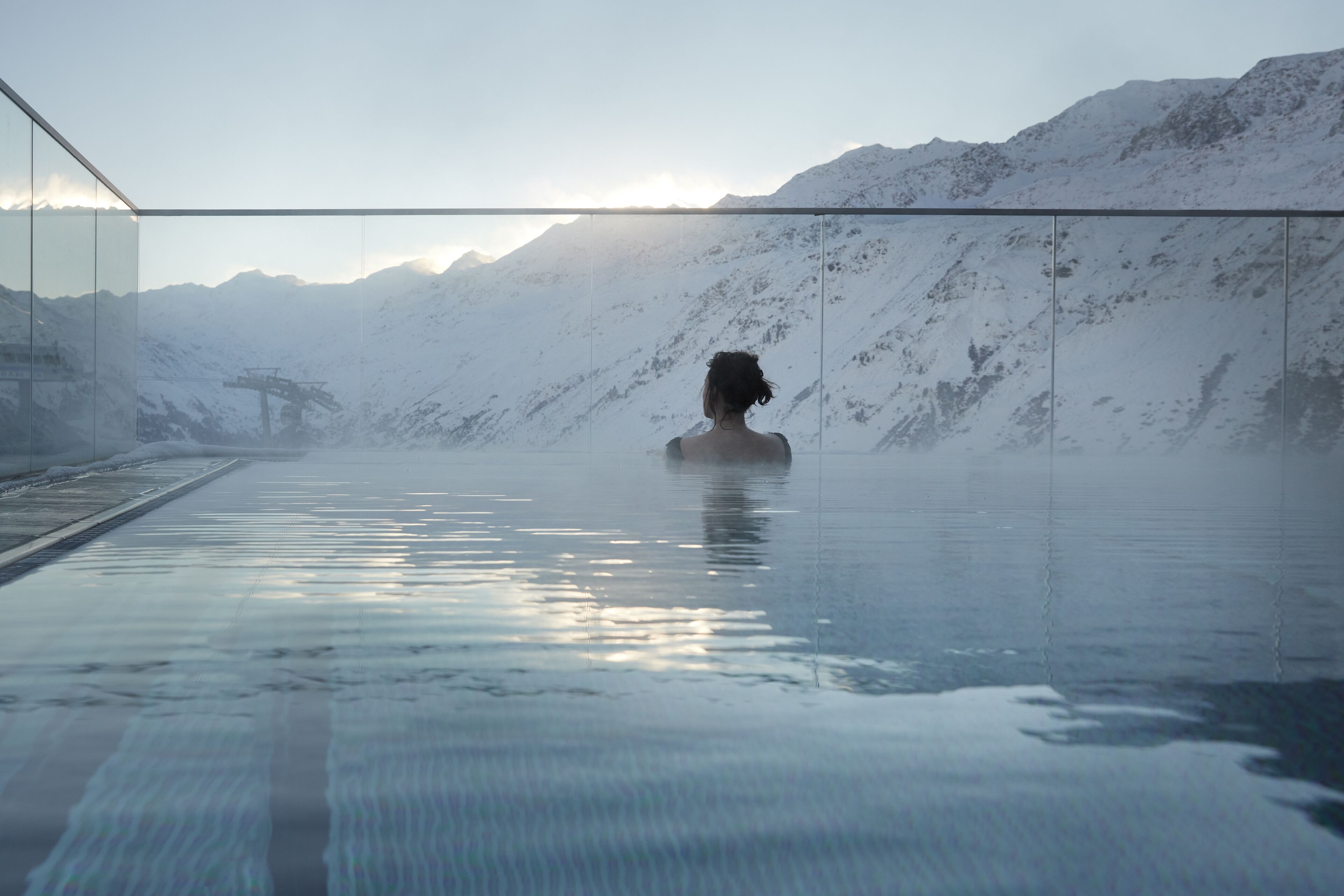 室內游泳池和室外游泳池