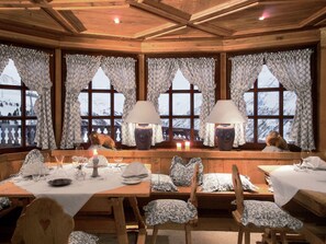 Desayuno completo gratuito y diario